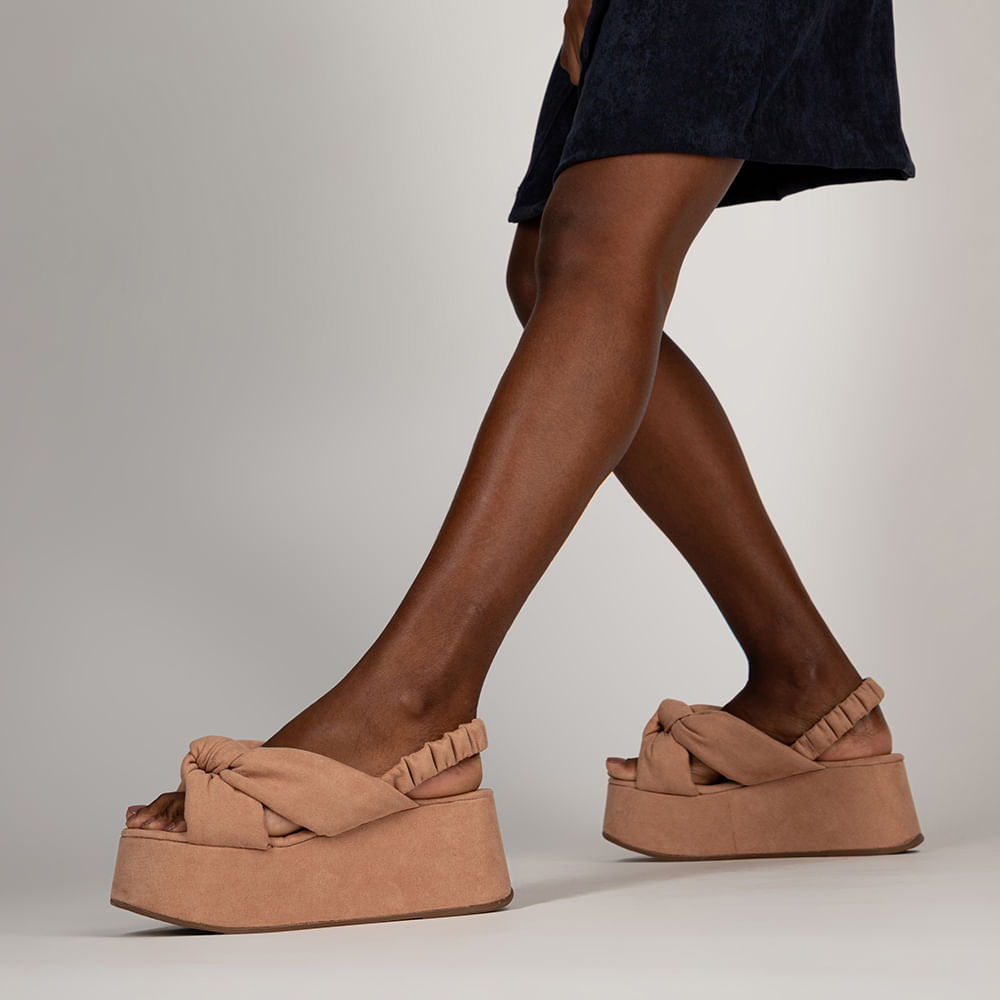 Sandália Feminina Plataforma Tiras Cruzadas Nude