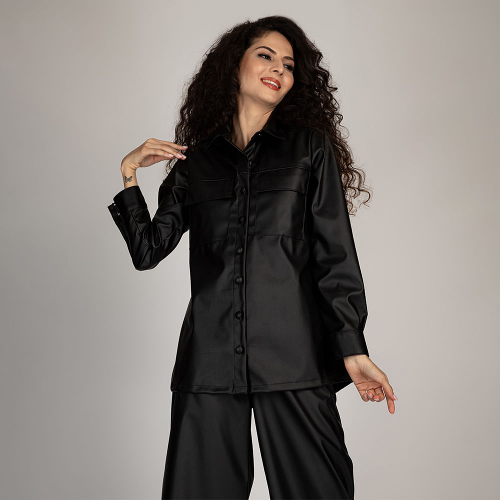 Camisa Alongada Couro  Preto