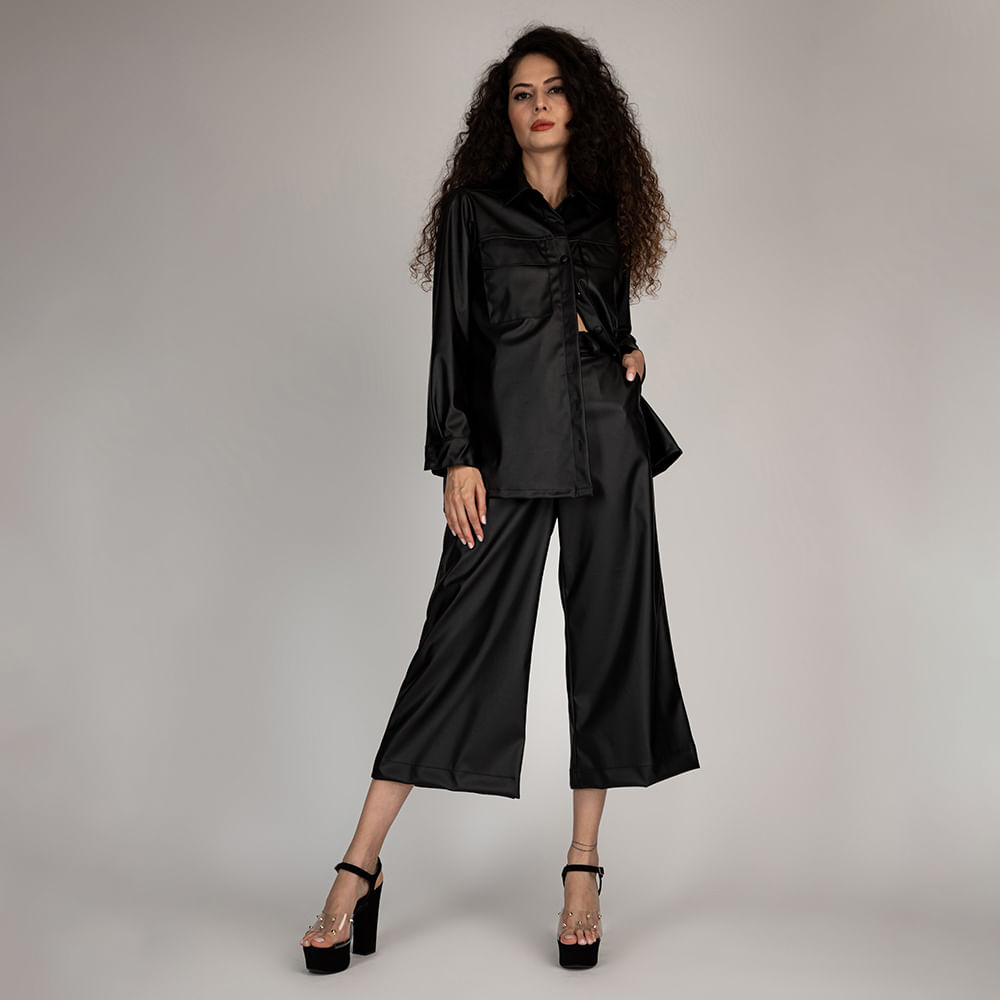 Camisa Alongada Couro  Preto